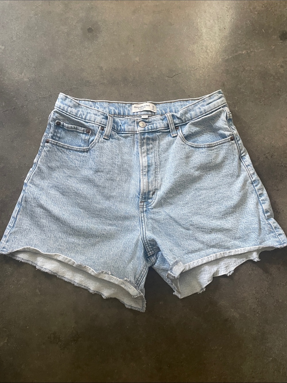 Abercrombie & Fitch curve love the mom short high rise raw hem